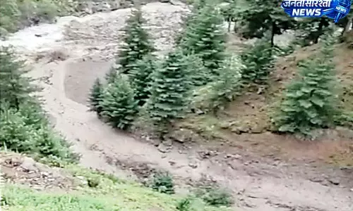 36 सडक़ें, 43 पेयजल योजनाएं बंद, प्रदेश में बारिश से थमे गाडिय़ों के पहिए 36 सडक़ें, 43 पेयजल योजनाएं बंद, प्रदेश में बारिश से थमे गाडिय़ों के पहिए