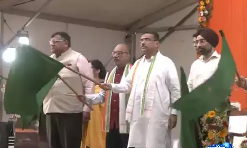 बंगाल में 1000 नई बसें आएंगी, CM सुवेंदु ने 50 ईको-फ्रेंडली बसों को दिखाई हरी झंडी बंगाल में 1000 नई बसें आएंगी, CM सुवेंदु ने 50 ईको-फ्रेंडली बसों को दिखाई हरी झंडी