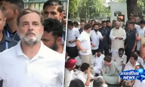 Paper leak विवाद में सियासी घमासान, कांग्रेस नेताओं ने मांगा इस्तीफा Paper leak विवाद में सियासी घमासान, कांग्रेस नेताओं ने मांगा इस्तीफा