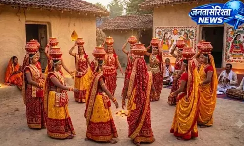 बिहार का प्रसिद्ध झिझिया नृत्य, मटके के पीछे छिपी है खास मान्यता बिहार का प्रसिद्ध झिझिया नृत्य, मटके के पीछे छिपी है खास मान्यता