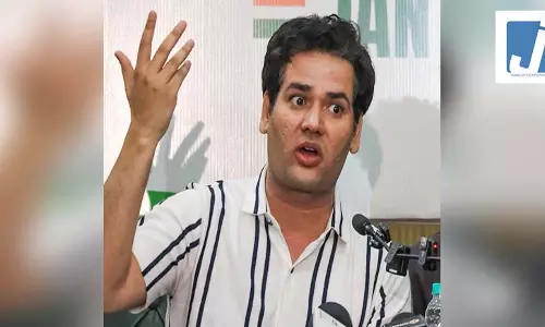 कॉकरोच जनता पार्टी ने विजेता दहिया को प्रवक्ता पद से हटाया, वीडियो वायरल होने के बाद एक्शन कॉकरोच जनता पार्टी ने विजेता दहिया को प्रवक्ता पद से हटाया, वीडियो वायरल होने के बाद एक्शन