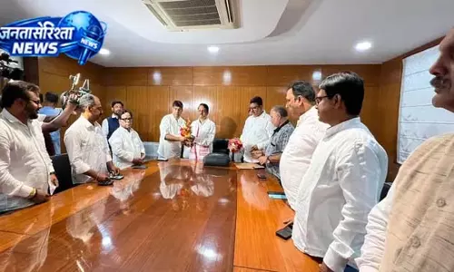 झारखंड कांग्रेस का मंत्रियों को फरमान, पार्टी लाइन पर बोलें झारखंड कांग्रेस का मंत्रियों को फरमान, पार्टी लाइन पर बोलें