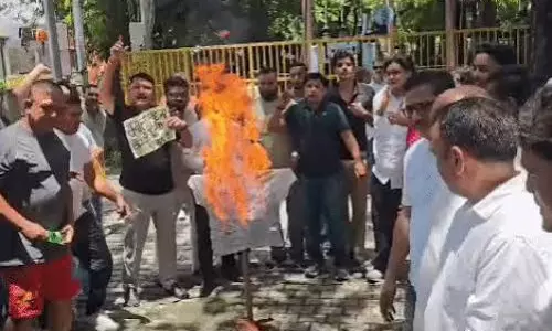 Haldwani: पुतला फूंककर कांग्रेस ने जताया केंद्र सरकार के खिलाफ विरोध Haldwani: पुतला फूंककर कांग्रेस ने जताया केंद्र सरकार के खिलाफ विरोध