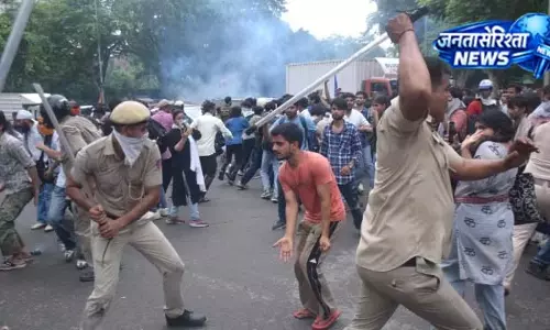 संसद मार्च बवाल: पुलिस खंगाल रही फंडिंग और साजिश का कनेक्शन संसद मार्च बवाल: पुलिस खंगाल रही फंडिंग और साजिश का कनेक्शन
