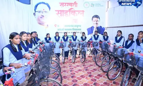 मुख्यमंत्री सरस्वती साइकिल योजना बनी छात्राओं के सपनों की सवारी मुख्यमंत्री सरस्वती साइकिल योजना बनी छात्राओं के सपनों की सवारी