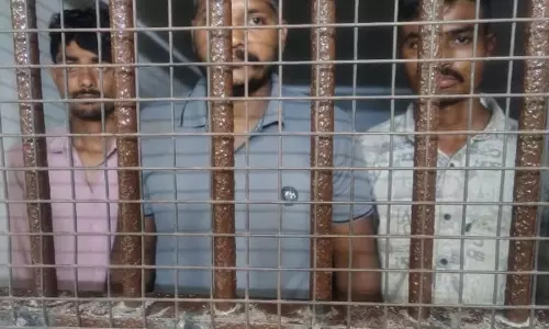 Gorakhpur में सनसनीखेज हत्याकांड का खुलासा, रॉड-डंडे से हमला कर ली जान Gorakhpur में सनसनीखेज हत्याकांड का खुलासा, रॉड-डंडे से हमला कर ली जान