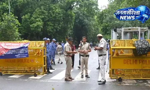संसद मार्च के बाद दिल्ली हाई अलर्ट, जंतर-मंतर पर कड़ी सुरक्षा संसद मार्च के बाद दिल्ली हाई अलर्ट, जंतर-मंतर पर कड़ी सुरक्षा