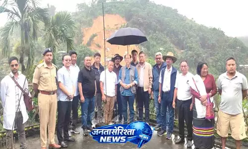 CM ने मोन में भूस्खलन वाली जगह का दौरा किया, 10 लाख रुपये की तुरंत राहत की घोषणा की CM ने मोन में भूस्खलन वाली जगह का दौरा किया, 10 लाख रुपये की तुरंत राहत की घोषणा की