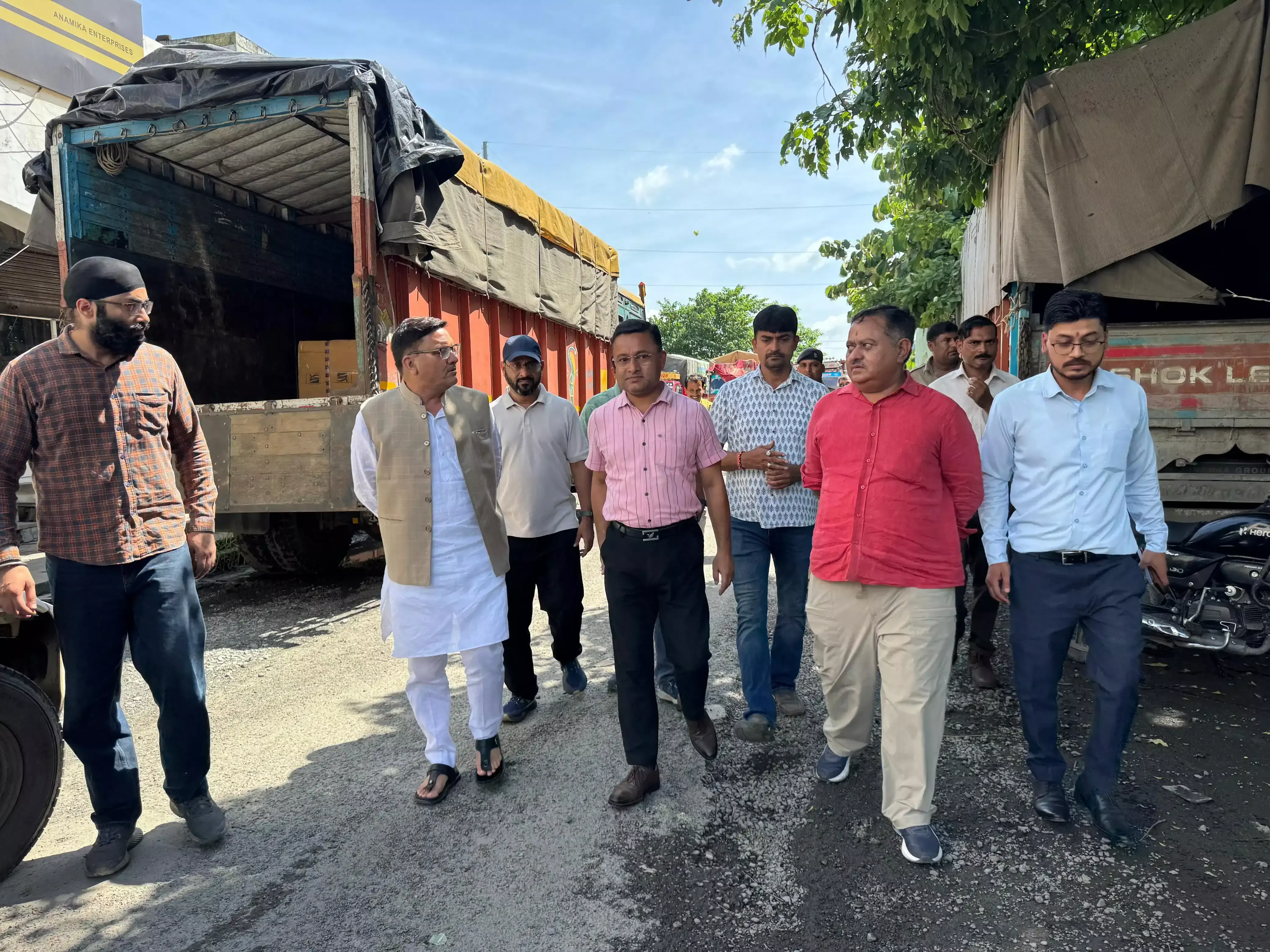 Haldwani: यातायात नगर की सुविधाओं को लेकर महापौर ने लिया फीडबैक Haldwani: यातायात नगर की सुविधाओं को लेकर महापौर ने लिया फीडबैक