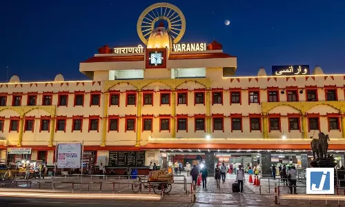 बाबा विश्वनाथ के भक्तों के लिए खास इंतजाम! करोड़ों नहीं, लाखों श्रद्धालुओं की भीड़ को लेकर रेलवे अलर्ट बाबा विश्वनाथ के भक्तों के लिए खास इंतजाम! करोड़ों नहीं, लाखों श्रद्धालुओं की भीड़ को लेकर रेलवे अलर्ट