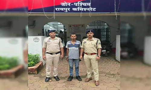 स्कूटी जलाने के दौरान युवक की मौत का खुलासा, एक आरोपी गिरफ्तार स्कूटी जलाने के दौरान युवक की मौत का खुलासा, एक आरोपी गिरफ्तार