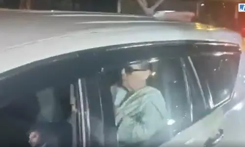 VIDEO: मंदिर मार्ग थाने पहुंचीं सोनिया गांधी VIDEO: मंदिर मार्ग थाने पहुंचीं सोनिया गांधी