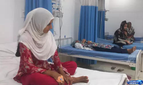 Ammonia गैस की चपेट में आए 14 श्रमिक, अस्पताल में भर्ती Ammonia गैस की चपेट में आए 14 श्रमिक, अस्पताल में भर्ती