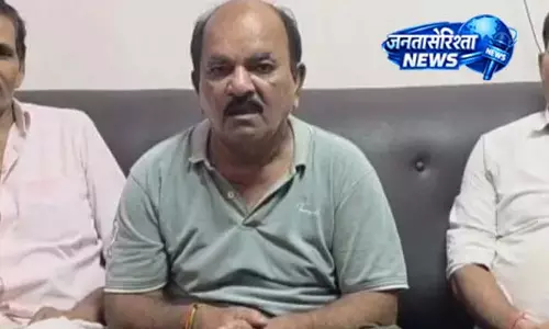 आरा में फर्जी पुलिस की ठगी, गहनों की जगह थमाई गिट्टी आरा में फर्जी पुलिस की ठगी, गहनों की जगह थमाई गिट्टी