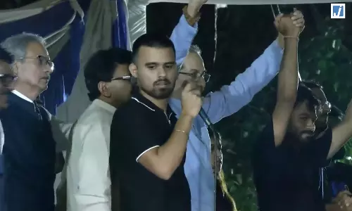 उद्धव ठाकरे जंतर-मंतर पहुंचे, विपक्षी प्रदर्शन में हुए शामिल उद्धव ठाकरे जंतर-मंतर पहुंचे, विपक्षी प्रदर्शन में हुए शामिल