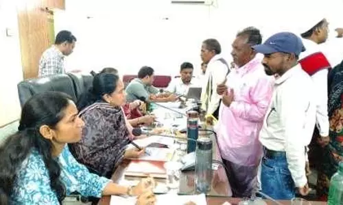 जनदर्शन में गूंजीं आमजन की समस्याएं, कलेक्टर ने हर आवेदन को गंभीरता से सुना जनदर्शन में गूंजीं आमजन की समस्याएं, कलेक्टर ने हर आवेदन को गंभीरता से सुना