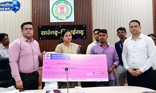पति के मृत्यु पर मिनी महिलाने को मिला 2 लाख का पीएम जीवन ज्योति बीमा राशि पति के मृत्यु पर मिनी महिलाने को मिला 2 लाख का पीएम जीवन ज्योति बीमा राशि