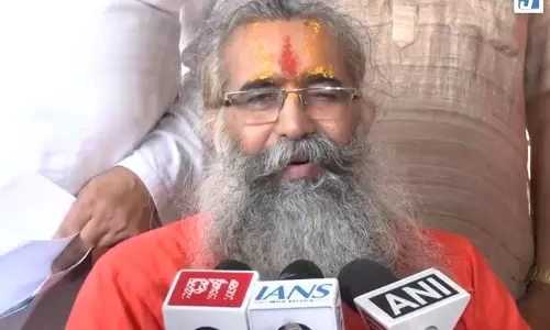 जीवन में हर किसी को कठिन परिस्थितियों का सामना करना पड़ता है: महंत दिनेंद्र दास का संदेश जीवन में हर किसी को कठिन परिस्थितियों का सामना करना पड़ता है: महंत दिनेंद्र दास का संदेश