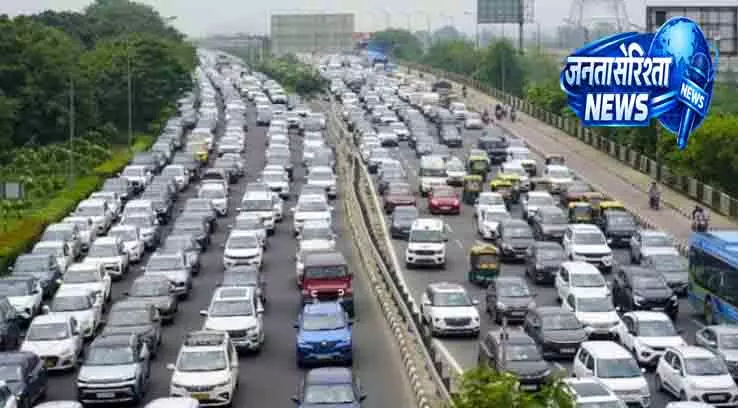 प्रदर्शन के चलते Delhi की सड़कें हुईं जाम प्रदर्शन के चलते Delhi की सड़कें हुईं जाम