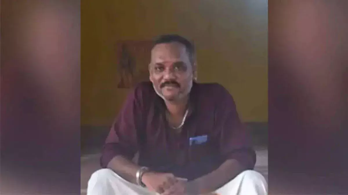 Kozhikode में बीजू की हत्या: 22 साल के रिश्तेदार को हिरासत में लिया गया Kozhikode में बीजू की हत्या: 22 साल के रिश्तेदार को हिरासत में लिया गया