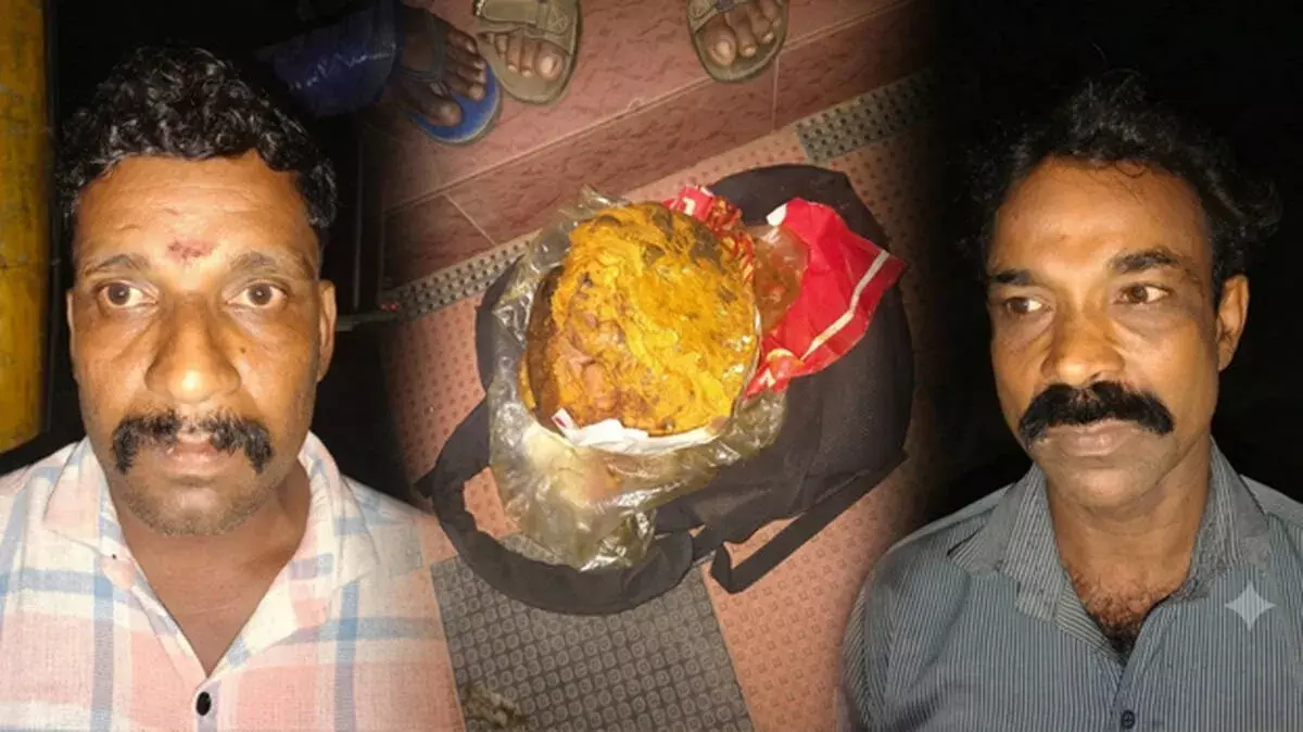 पांडालम में करोड़ों रुपये की फ्लोटिंग गोल्ड जब्त; दो लोग गिरफ्तार पांडालम में करोड़ों रुपये की फ्लोटिंग गोल्ड जब्त; दो लोग गिरफ्तार
