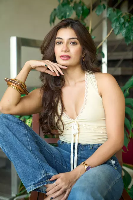 महिलाओं का सम्मान उनके कपड़ों से नहीं, उनकी पहचान से होना चाहिए : निधि शेट्टी महिलाओं का सम्मान उनके कपड़ों से नहीं, उनकी पहचान से होना चाहिए : निधि शेट्टी