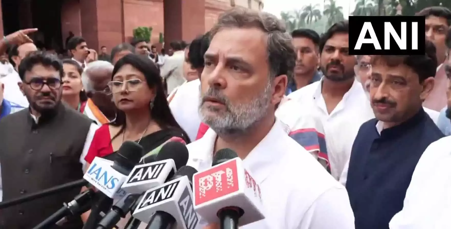 कल जो हुआ, उसके लिए मोदी जी ने माफ़ी तक नहीं मांगी है...राहुल गांधी का बड़ा बयान, घायल छात्रों से मिलने अस्पताल पहुंचे कल जो हुआ, उसके लिए मोदी जी ने माफ़ी तक नहीं मांगी है...राहुल गांधी का बड़ा बयान, घायल छात्रों से मिलने अस्पताल पहुंचे