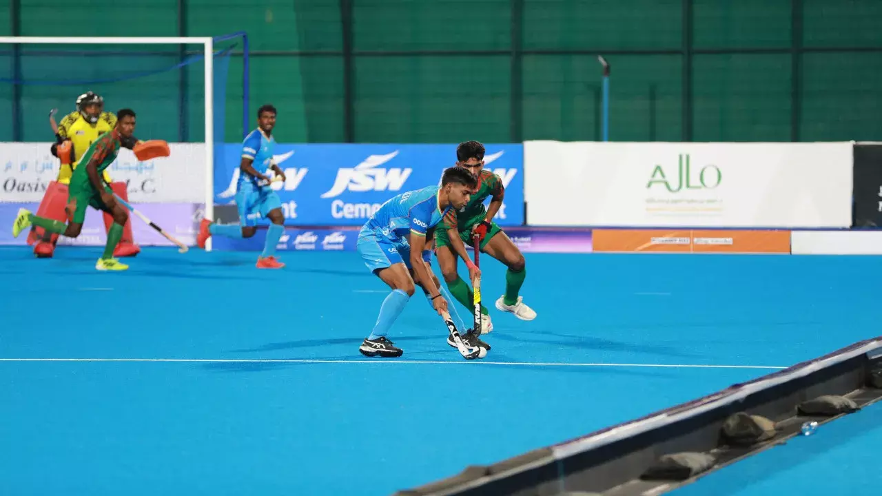 हॉकी 5s एशिया कप: भारतीय पुरुष और महिला खिलाड़ियों का विजयी आगाज हॉकी 5s एशिया कप: भारतीय पुरुष और महिला खिलाड़ियों का विजयी आगाज