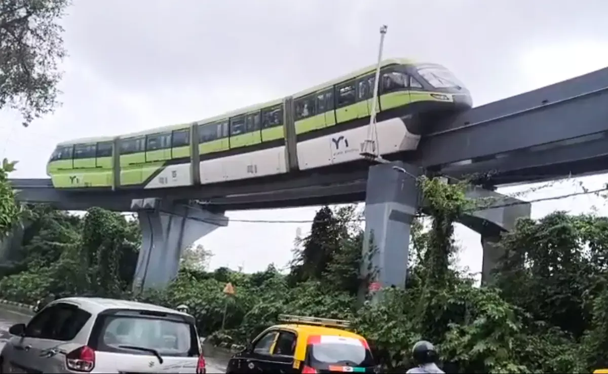 Mumbai: खतरा महसूस होते ही थम जाएगी मोनोरेल, नई तकनीक से हादसों पर लगेगी रोक Mumbai: खतरा महसूस होते ही थम जाएगी मोनोरेल, नई तकनीक से हादसों पर लगेगी रोक