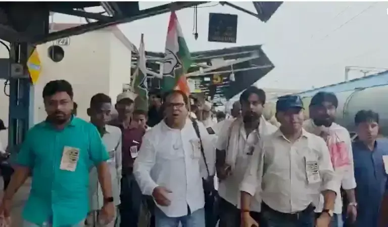 West Burdwan: शहीद मीनार में 15 साल बाद कांग्रेस का बड़ा आयोजन West Burdwan: शहीद मीनार में 15 साल बाद कांग्रेस का बड़ा आयोजन