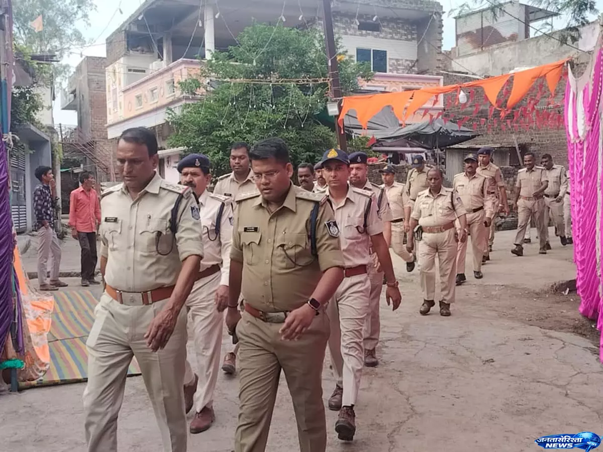 Saharanpur; में शांति व्यवस्था को लेकर पुलिस का बड़ा अभियान, बढ़ाई गश्त Saharanpur; में शांति व्यवस्था को लेकर पुलिस का बड़ा अभियान, बढ़ाई गश्त
