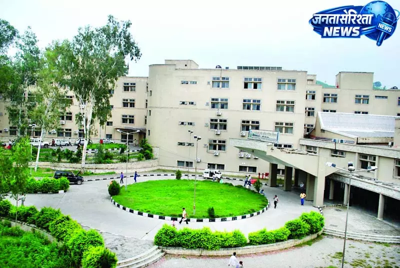 टांडा मेडिकल कालेज का पैथोलॉजी विभाग सवालों के घेरे में टांडा मेडिकल कालेज का पैथोलॉजी विभाग सवालों के घेरे में