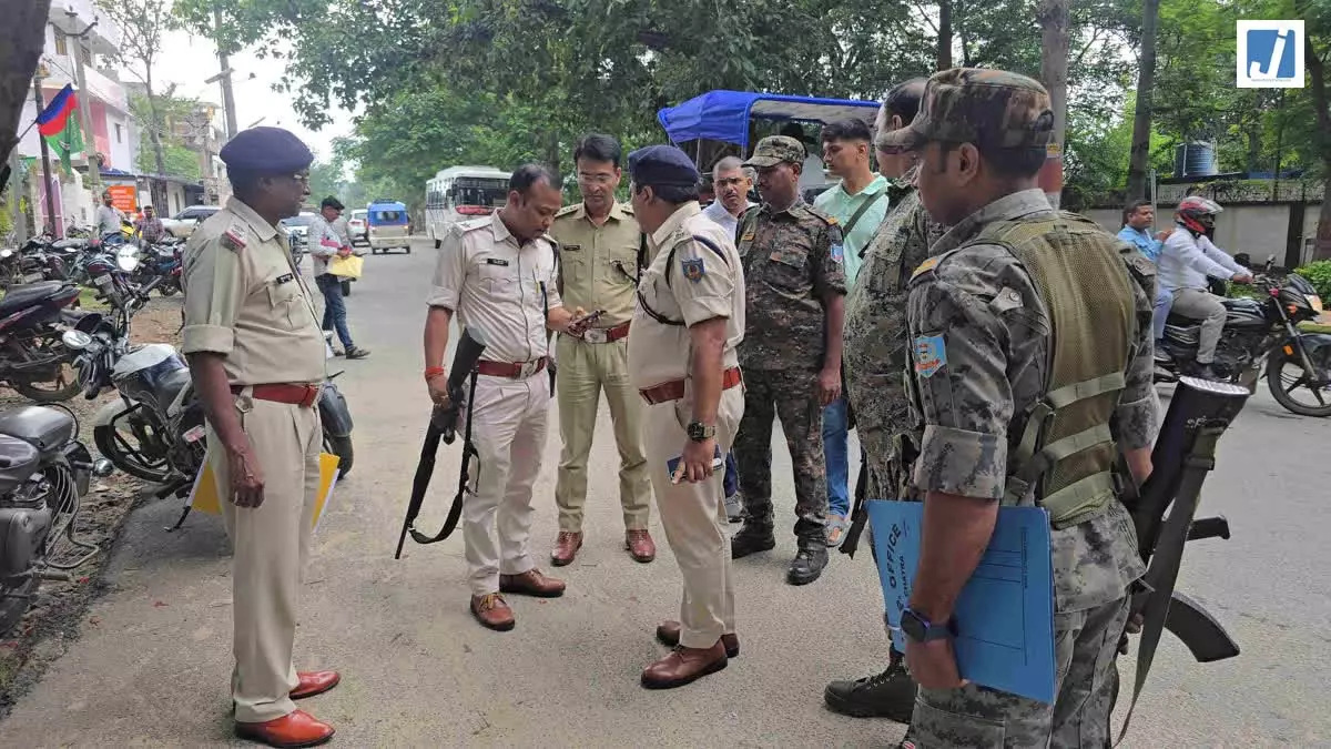 SP आवास के सामने फायरिंग, निजी सुरक्षा गार्ड की मौत, आरोपी गिरफ्तार SP आवास के सामने फायरिंग, निजी सुरक्षा गार्ड की मौत, आरोपी गिरफ्तार