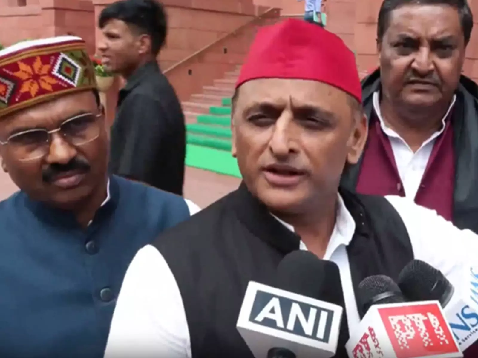 अखिलेश यादव का NEET पर हमला, बोले नीट बन गया चीट अखिलेश यादव का NEET पर हमला, बोले नीट बन गया चीट