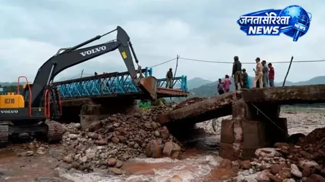 राजौरी-पुंछ में सेना का कमाल, घंटों में बहाल हुआ हाईवे राजौरी-पुंछ में सेना का कमाल, घंटों में बहाल हुआ हाईवे