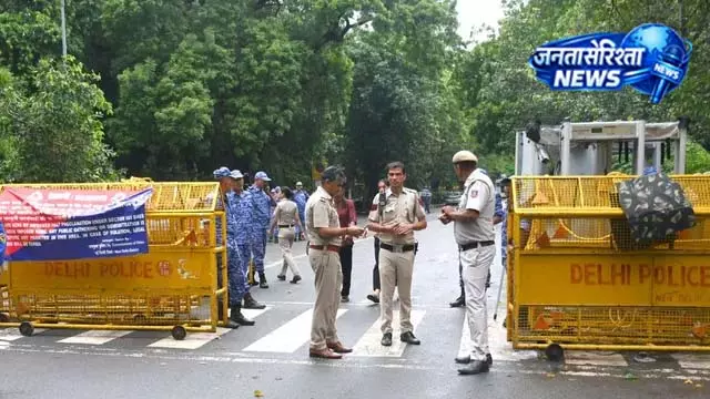 संसद मार्च के बाद दिल्ली हाई अलर्ट, जंतर-मंतर पर कड़ी सुरक्षा संसद मार्च के बाद दिल्ली हाई अलर्ट, जंतर-मंतर पर कड़ी सुरक्षा