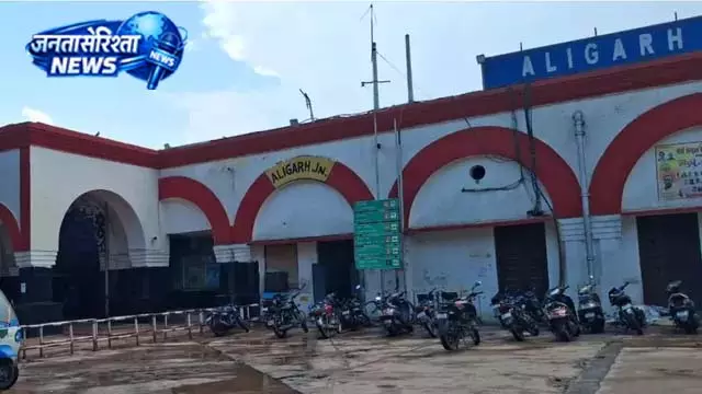 मालगाड़ी दुर्घटना के बाद कई ट्रेनें लेट, राजधानी-शताब्दी भी प्रभावित मालगाड़ी दुर्घटना के बाद कई ट्रेनें लेट, राजधानी-शताब्दी भी प्रभावित
