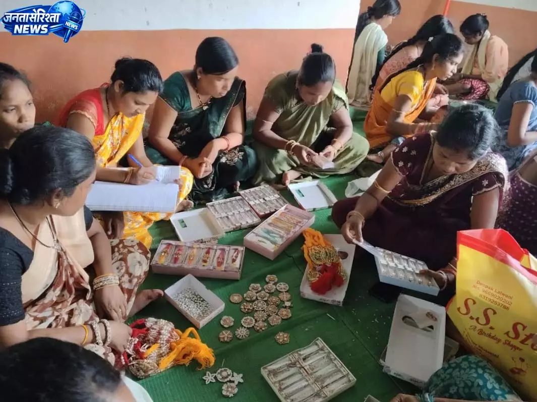 इस रक्षाबंधन में, बिहान दीदीयां देंगी राखी से हरियाली संदेश इस रक्षाबंधन में, बिहान दीदीयां देंगी राखी से हरियाली संदेश