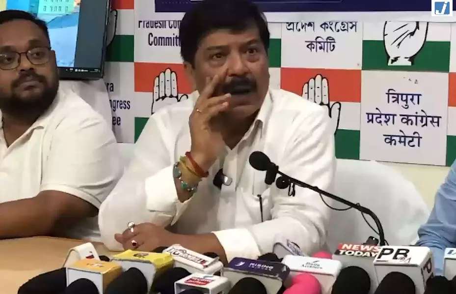 DGP आवास की हालत पर कांग्रेस का बड़ा दावा, बोले- ‘स्थिति बेहद चिंताजनक’ DGP आवास की हालत पर कांग्रेस का बड़ा दावा, बोले- ‘स्थिति बेहद चिंताजनक’