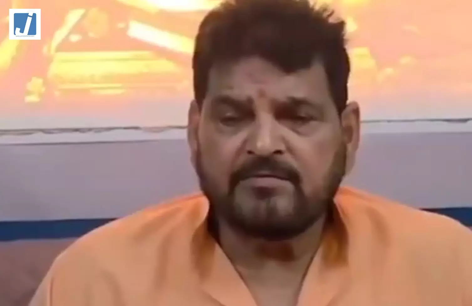 नमाज विवाद पर बृजभूषण शरण सिंह ने मांगी माफी, बोले- ‘किसी को तकलीफ हुई तो खेद है’ नमाज विवाद पर बृजभूषण शरण सिंह ने मांगी माफी, बोले- ‘किसी को तकलीफ हुई तो खेद है’