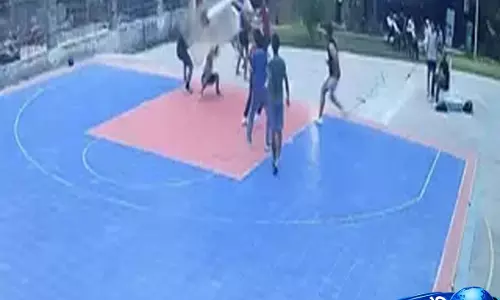 पुलिस भर्ती की तैयारी कर रहे युवक पर टूटा बिजली का पोल, रीढ़ की हड्डी में तीन फ्रैक्चर पुलिस भर्ती की तैयारी कर रहे युवक पर टूटा बिजली का पोल, रीढ़ की हड्डी में तीन फ्रैक्चर
