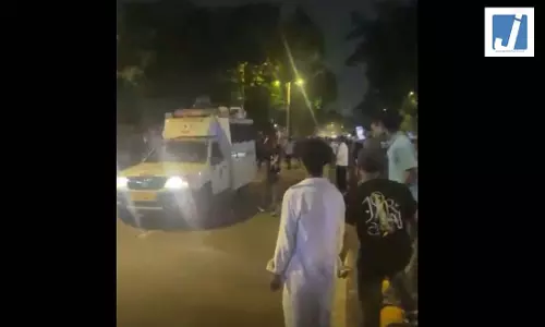 कॉकरोच जनता पार्टी प्रदर्शन: फोर्स की गाड़ी पर पथराव...RAF जवान पर भी हमला, बीजेपी नेता ने शेयर किया वीडियो कॉकरोच जनता पार्टी प्रदर्शन: फोर्स की गाड़ी पर पथराव...RAF जवान पर भी हमला, बीजेपी नेता ने शेयर किया वीडियो