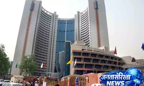 Delhi नालियों में कचरा फेंकने वालों पर होगी कार्रवाई Delhi नालियों में कचरा फेंकने वालों पर होगी कार्रवाई