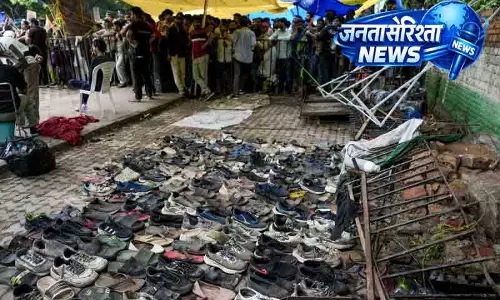 Delhi जंतर-मंतर पर प्रदर्शनकारियों की पत्थरबाज़ी, सुरक्षा बढ़ी Delhi जंतर-मंतर पर प्रदर्शनकारियों की पत्थरबाज़ी, सुरक्षा बढ़ी