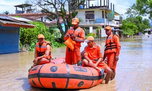 असम बाढ़: प्रभावित इलाकों में मोबाइल कनेक्टिविटी के लिए सरकार ने शुरू की आईसीआर सुविधा असम बाढ़: प्रभावित इलाकों में मोबाइल कनेक्टिविटी के लिए सरकार ने शुरू की आईसीआर सुविधा