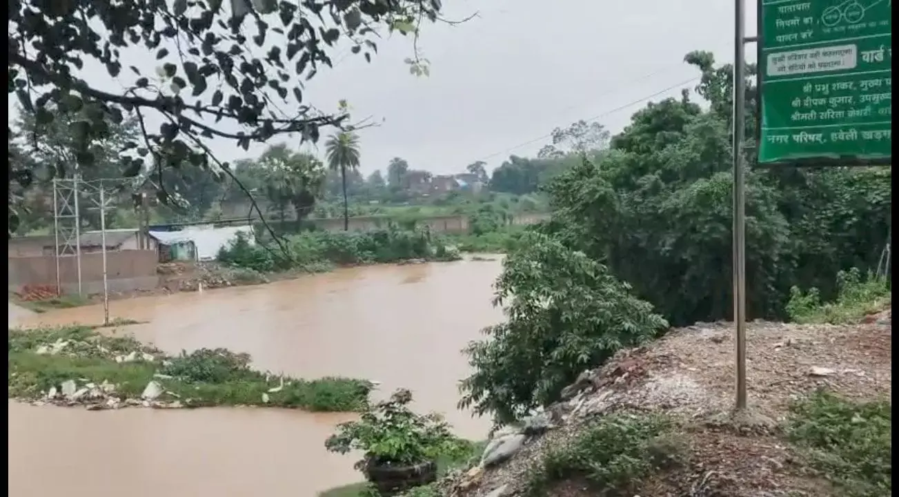 Kathua: मूसलाधार बारिश से कठुआ में हालात बिगड़े, प्रशासन ने संभाला मोर्चा