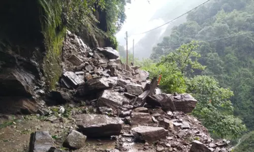 भारी बारिश से उत्तराखंड बेहाल, 142 सड़कें प्रभावित, मौसम विभाग ने जारी किया येलो अलर्ट