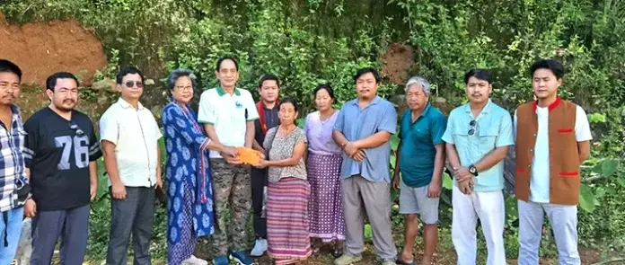 पूर्वी सियांग में बाढ़ पीड़ितों को राहत, प्रभावित परिवारों तक पहुंचाई गई जरूरी सामग्री