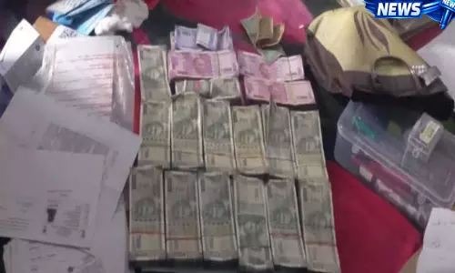 तेलंगाना ACB का बड़ा ऑपरेशन, संपत्ति जांच के दौरान अधिकारी के ठिकानों पर हुई छापेमारी तेलंगाना ACB का बड़ा ऑपरेशन, संपत्ति जांच के दौरान अधिकारी के ठिकानों पर हुई छापेमारी