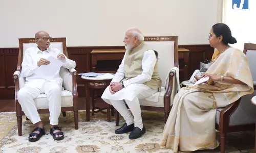 शरद पवार और सुप्रिया सुले ने PM मोदी से मुलाकात की...काले कपड़ों में सांसदों का प्रदर्शन...CJP से बात करेगी मोदी सरकार